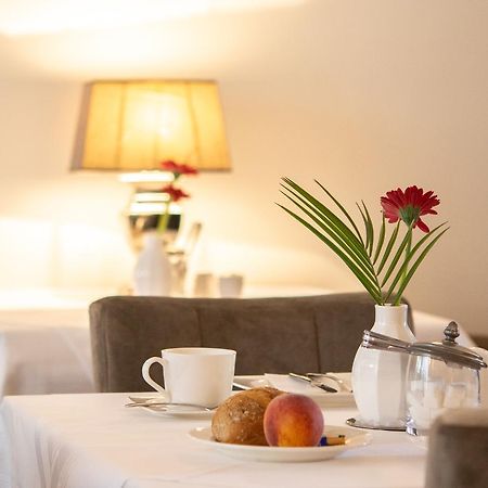 Gartenhotel Luisental มึลไฮม์ อันแดร์ รัวร์ ภายนอก รูปภาพ