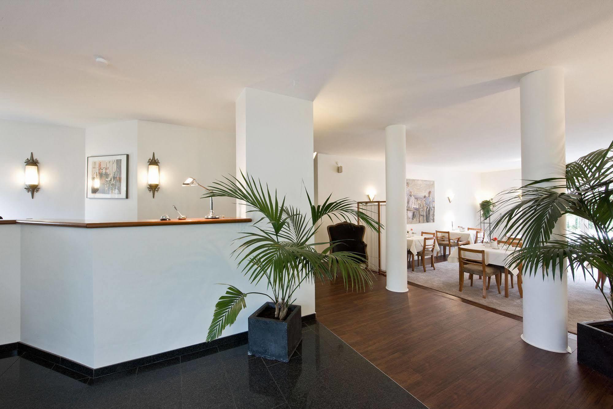 Gartenhotel Luisental มึลไฮม์ อันแดร์ รัวร์ ภายนอก รูปภาพ